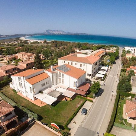 Hotel Al Faro Spiaggia La Cinta Santeodoro San Teodoro  Luaran gambar