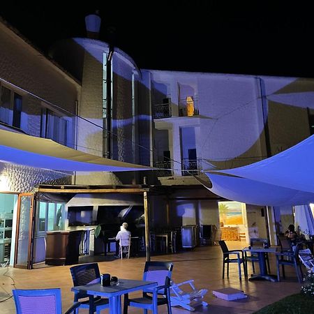 Hotel Al Faro Spiaggia La Cinta Santeodoro San Teodoro  Luaran gambar